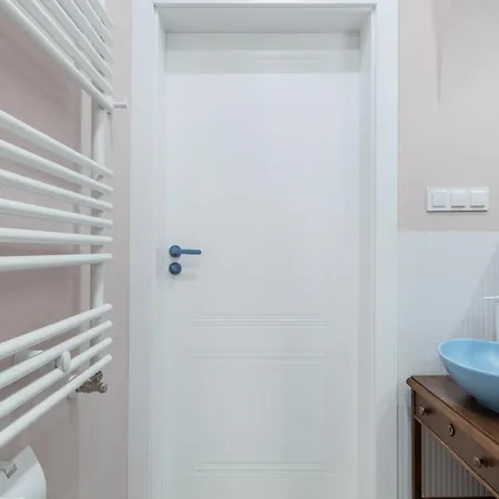 Apartment Break Spot No2 *